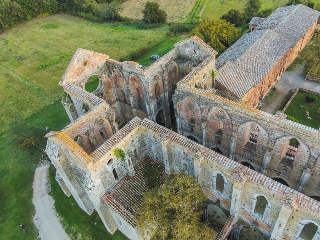 val-di-merse-san-galgano-spada-nella-roccia-1080x810